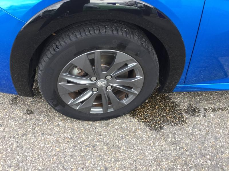 group.seo.links.detann.title Photo 7 de l’annonce de PEUGEOT 208 d’occasion à vendre à AVIGNON