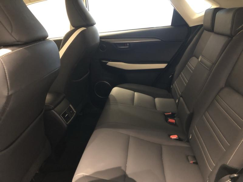 Photo 10 de l’annonce de LEXUS NX d’occasion à vendre à LATTES