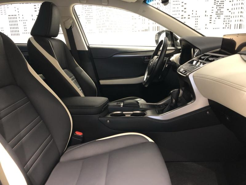 Photo 12 de l’annonce de LEXUS NX d’occasion à vendre à LATTES