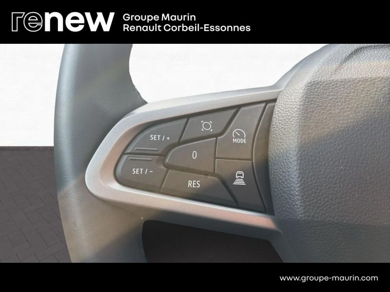 Photo 19 de l’annonce de DACIA  d’occasion à vendre à CORBEIL-ESSONNES