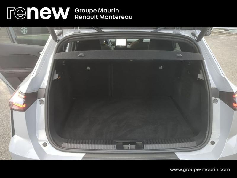 Photo 13 de l’annonce de RENAULT  d’occasion à vendre à VARENNES SUR SEINE