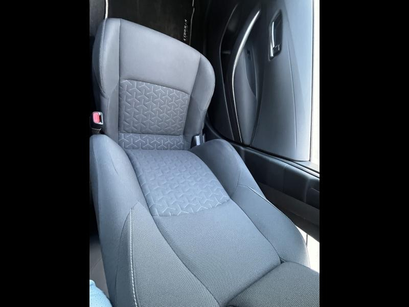 Photo 19 de l’annonce de TOYOTA Corolla d’occasion à vendre à BRIGNOLES