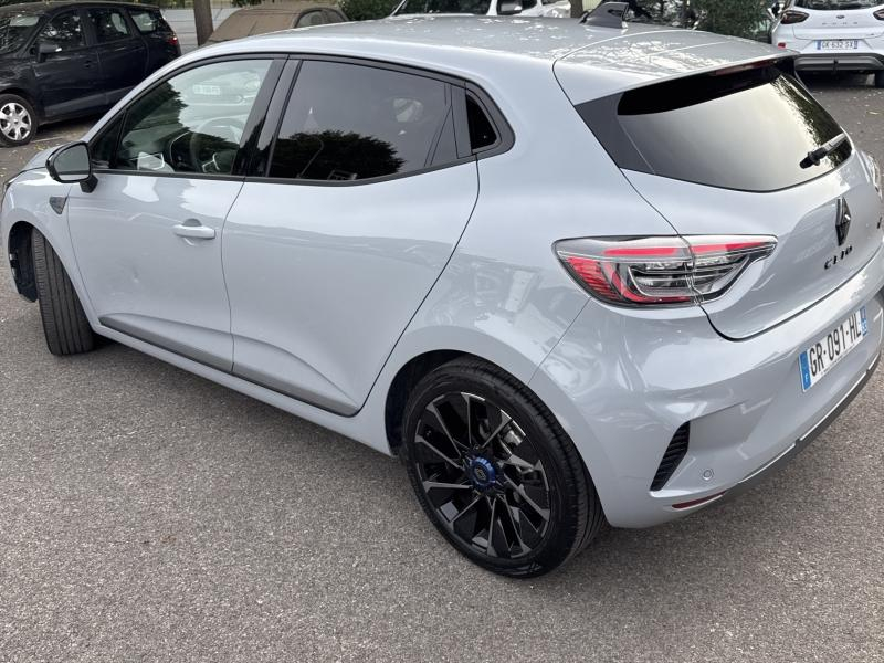 Photo 6 de l’annonce de RENAULT Clio d’occasion à vendre à TOULON