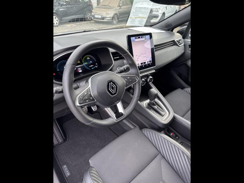 Photo 13 de l’annonce de RENAULT Clio d’occasion à vendre à TOULON
