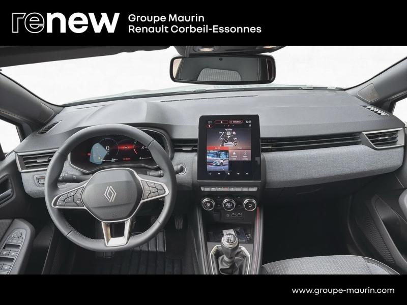 Photo 13 de l’annonce de RENAULT Clio d’occasion à vendre à CORBEIL-ESSONNES