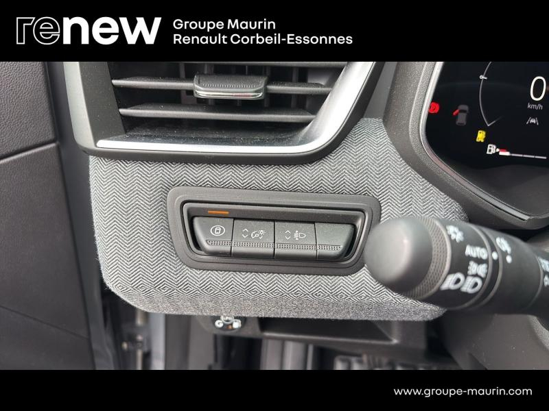 Photo 17 de l’annonce de RENAULT Clio d’occasion à vendre à CORBEIL-ESSONNES