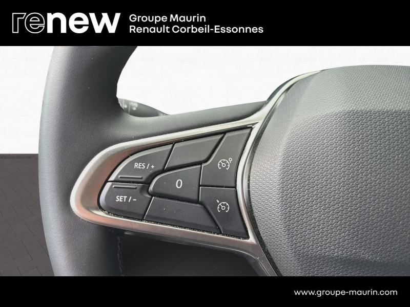 Photo 19 de l’annonce de RENAULT Clio d’occasion à vendre à CORBEIL-ESSONNES