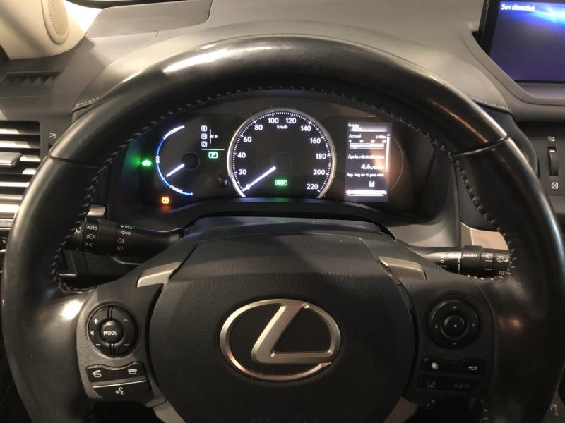 Photo 15 de l’annonce de LEXUS CT d’occasion à vendre à LATTES