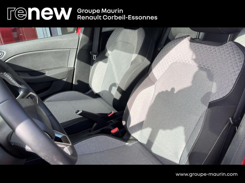 Photo 12 de l’annonce de RENAULT Clio d’occasion à vendre à CORBEIL-ESSONNES