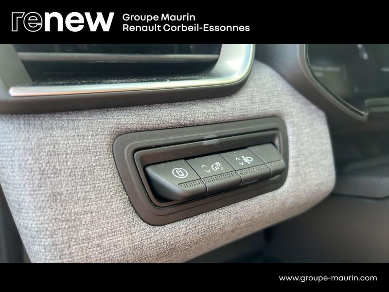 Photo 14 de l’annonce de RENAULT Clio d’occasion à vendre à CORBEIL-ESSONNES