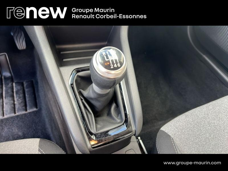 Photo 16 de l’annonce de RENAULT Clio d’occasion à vendre à CORBEIL-ESSONNES