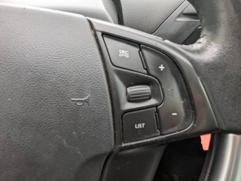 group.seo.links.detann.title Photo 10 de l’annonce de CITROEN C4 Picasso d’occasion à vendre à MARSEILLE