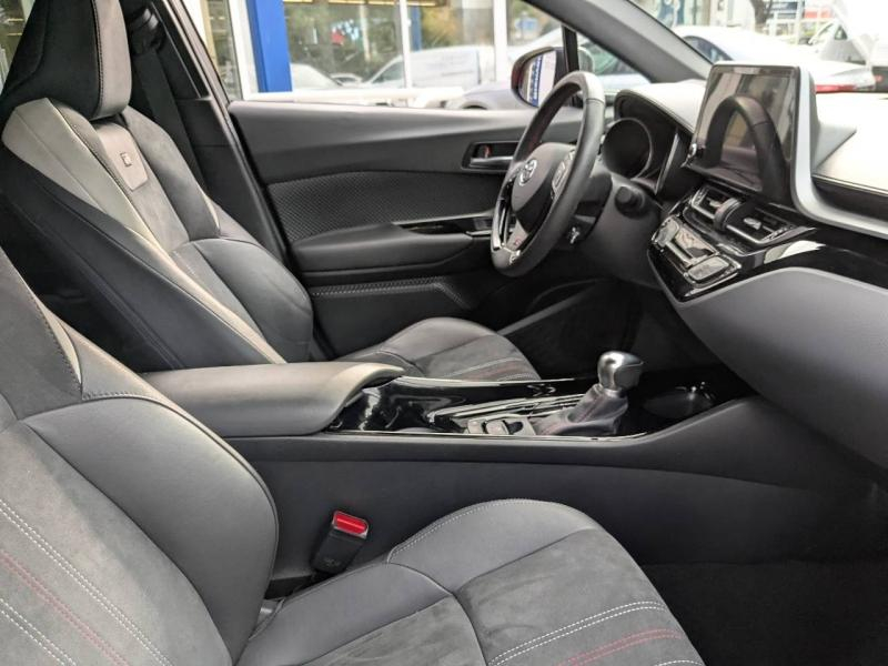 Photo 6 de l’annonce de TOYOTA C-HR d’occasion à vendre à AIX-EN-PROVENCE