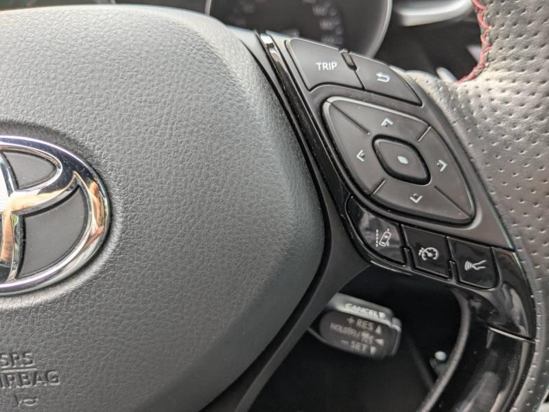 Photo 18 de l’annonce de TOYOTA C-HR d’occasion à vendre à AIX-EN-PROVENCE