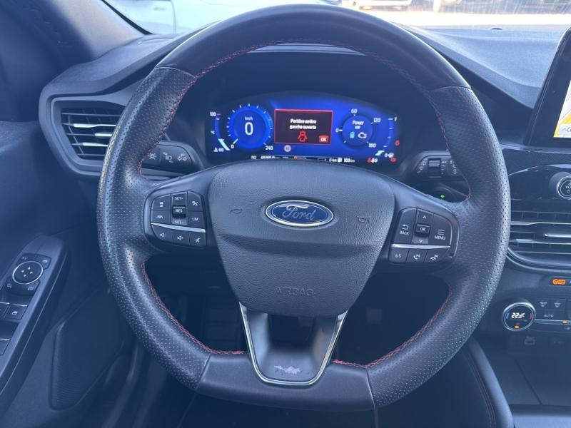 Photo 12 de l’annonce de FORD Kuga d’occasion à vendre à VITROLLES