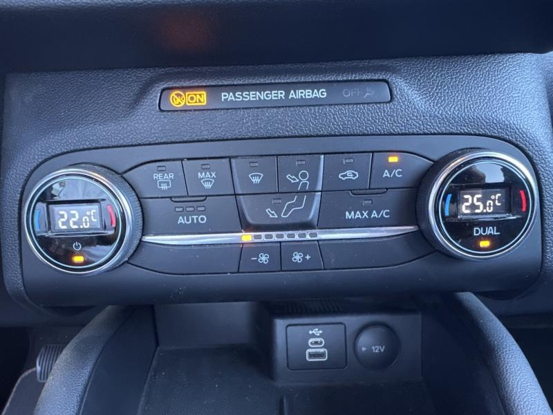 Photo 16 de l’annonce de FORD Kuga d’occasion à vendre à VITROLLES