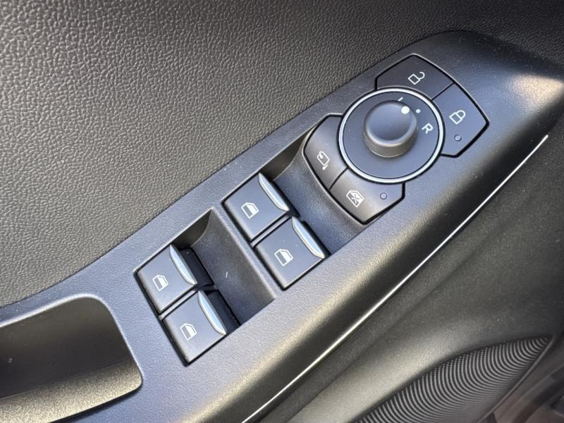 group.seo.links.detann.title Photo 10 de l’annonce de FORD Puma d’occasion à vendre à VITROLLES