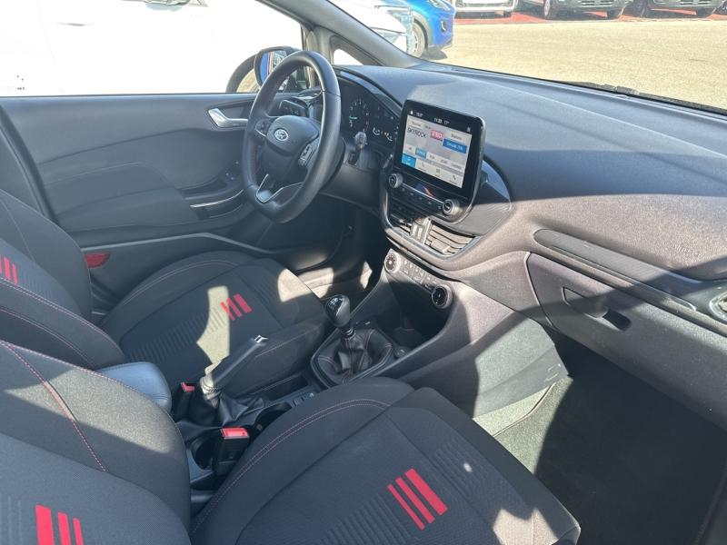 Photo 12 de l’annonce de FORD Fiesta d’occasion à vendre à VITROLLES