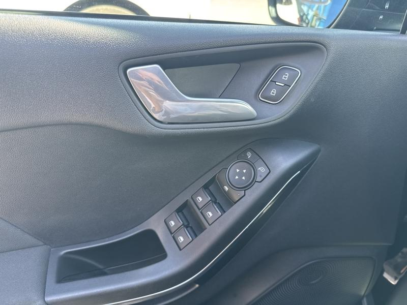 Photo 20 de l’annonce de FORD Fiesta d’occasion à vendre à VITROLLES