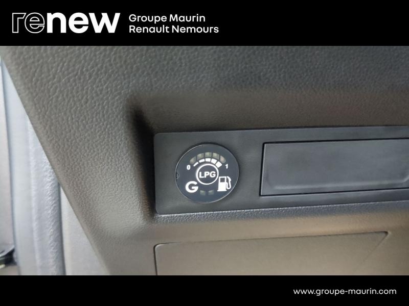 Photo 15 de l’annonce de RENAULT Captur d’occasion à vendre à SAINT PIERRE LES NEMOURS