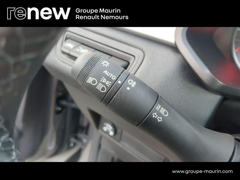 Photo 18 de l’annonce de RENAULT Captur d’occasion à vendre à SAINT PIERRE LES NEMOURS