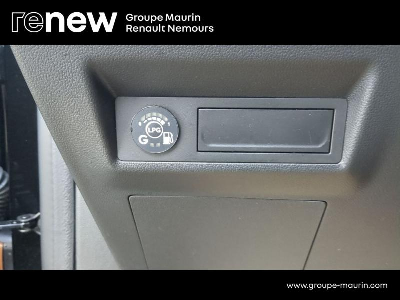 Photo 15 de l’annonce de RENAULT Captur d’occasion à vendre à SAINT PIERRE LES NEMOURS