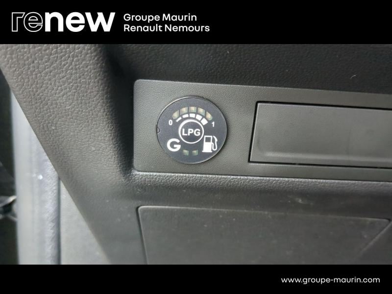 Photo 16 de l’annonce de RENAULT Captur d’occasion à vendre à SAINT PIERRE LES NEMOURS