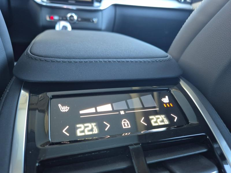 Photo 19 de l’annonce de VOLVO XC90 d’occasion à vendre à AVIGNON