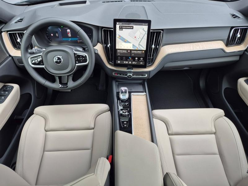 Photo 4 de l’annonce de VOLVO XC60 d’occasion à vendre à AVIGNON
