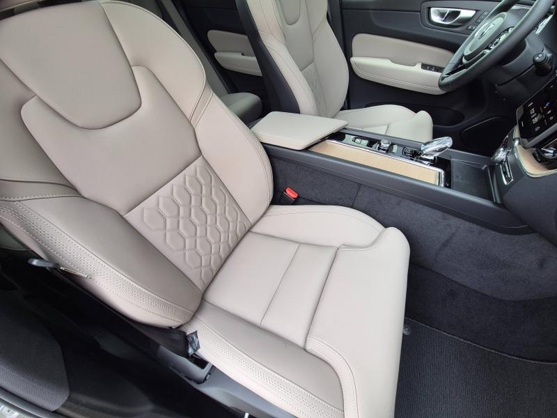 Photo 17 de l’annonce de VOLVO XC60 d’occasion à vendre à AVIGNON