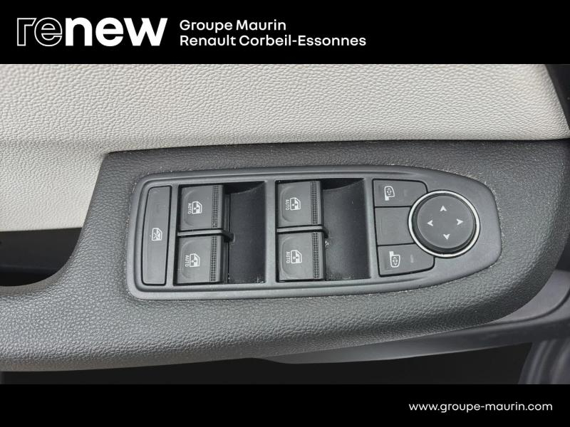 Photo 16 de l’annonce de RENAULT Clio d’occasion à vendre à CORBEIL-ESSONNES