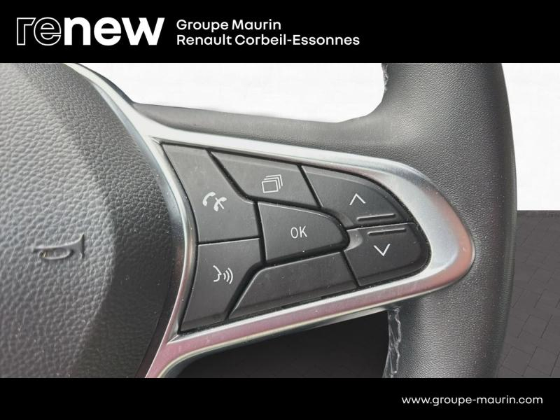 Photo 19 de l’annonce de RENAULT Clio d’occasion à vendre à CORBEIL-ESSONNES