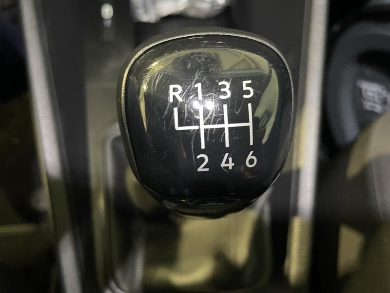 group.seo.links.detann.title Photo 19 de l’annonce de VOLKSWAGEN Caddy d’occasion à vendre à CHENNEVIÈRES-SUR-MARNE