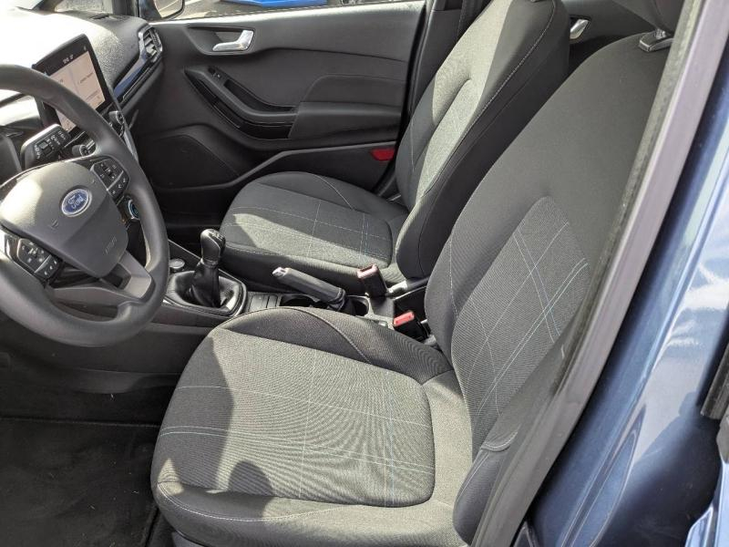 Photo 10 de l’annonce de FORD Fiesta d’occasion à vendre à FRÉJUS