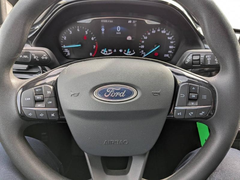 Photo 16 de l’annonce de FORD Fiesta d’occasion à vendre à FRÉJUS