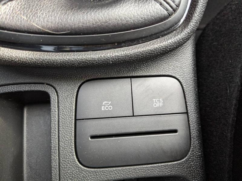 Photo 20 de l’annonce de FORD Fiesta d’occasion à vendre à FRÉJUS