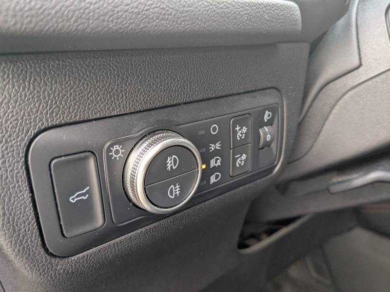 group.seo.links.detann.title Photo 13 de l’annonce de FORD Kuga d’occasion à vendre à AIX-EN-PROVENCE