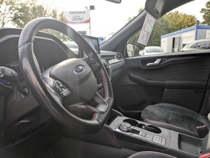 group.seo.links.detann.title Photo 14 de l’annonce de FORD Kuga d’occasion à vendre à AIX-EN-PROVENCE