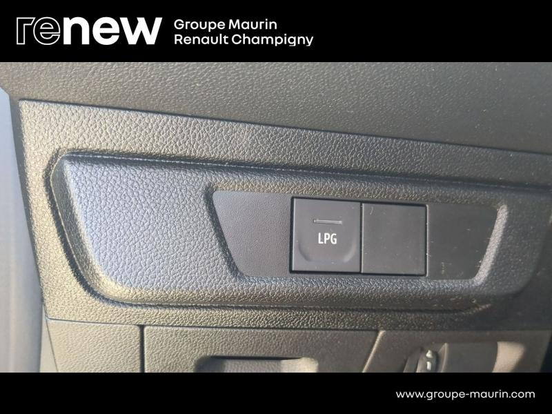 Photo 14 de l’annonce de DACIA Sandero d’occasion à vendre à CHAMPIGNY-SUR-MARNE