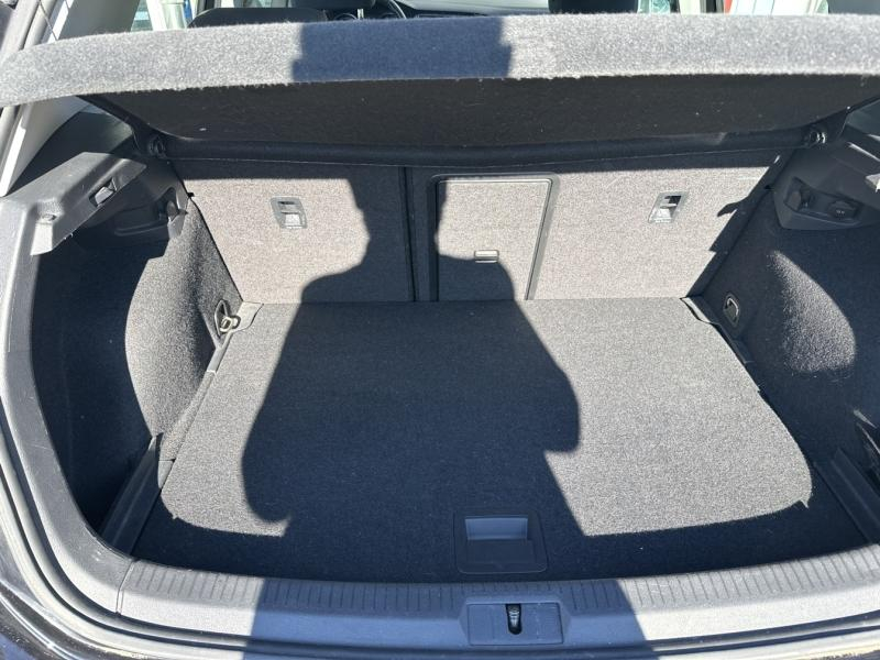 Photo 14 de l’annonce de VOLKSWAGEN Golf d’occasion à vendre à ALÈS