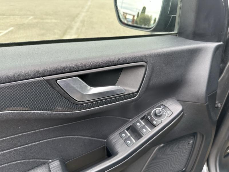 group.seo.links.detann.title Photo 19 de l’annonce de FORD Kuga d’occasion à vendre à ORANGE