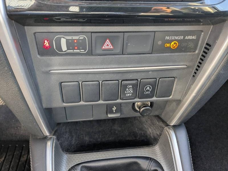 Photo 14 de l’annonce de MITSUBISHI L200 VUL d’occasion à vendre à MARSEILLE