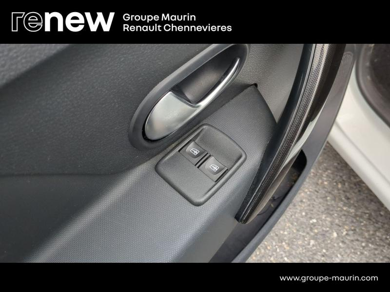 group.seo.links.detann.title Photo 14 de l’annonce de DACIA Sandero d’occasion à vendre à CHENNEVIÈRES-SUR-MARNE