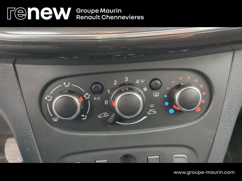 group.seo.links.detann.title Photo 16 de l’annonce de DACIA Sandero d’occasion à vendre à CHENNEVIÈRES-SUR-MARNE