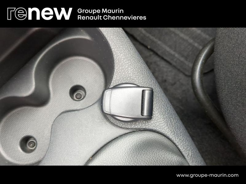 group.seo.links.detann.title Photo 18 de l’annonce de DACIA Sandero d’occasion à vendre à CHENNEVIÈRES-SUR-MARNE