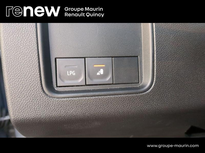 Photo 14 de l’annonce de DACIA Duster d’occasion à vendre à QUINCY-SOUS-SÉNART