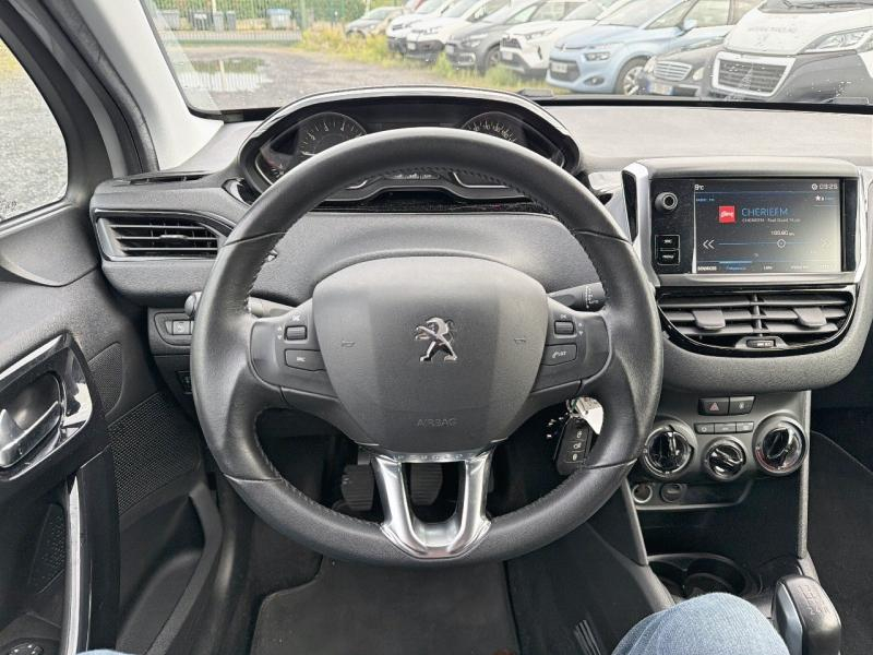 Photo 9 de l’annonce de PEUGEOT 208 d’occasion à vendre à AUBIÈRE