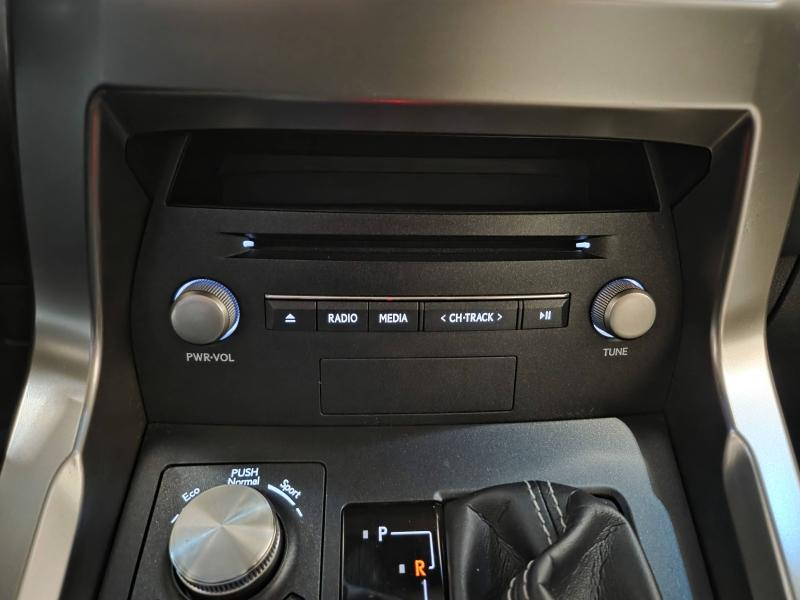 Photo 8 de l’annonce de LEXUS NX d’occasion à vendre à AUBIÈRE