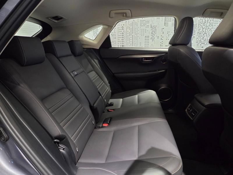 Photo 12 de l’annonce de LEXUS NX d’occasion à vendre à AUBIÈRE