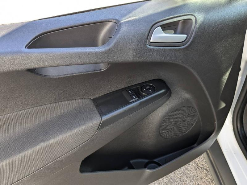 group.seo.links.detann.title Photo 7 de l’annonce de FORD Transit Courier VUL d’occasion à vendre à AIX-EN-PROVENCE